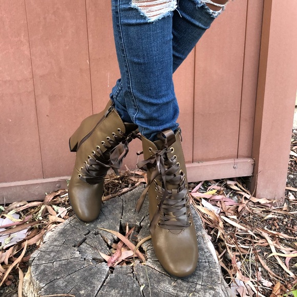 👢 Lace Up Ribbon 🎀 Olive Bootie 👢 - Picture 2 of 4